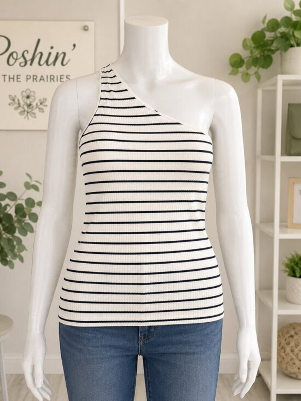 4 for $25 💛 INC International Concepts Navy and White Ribbed One Shoulder Top